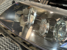 Load image into Gallery viewer, 06-08 J7 Euro R OEM Headlight pair