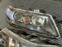 Load image into Gallery viewer, 06-08 J7 Euro R OEM Headlight pair