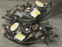 Load image into Gallery viewer, 06-08 J7 Euro R OEM Headlight pair
