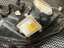 Load image into Gallery viewer, 06-08 J7 Euro R OEM Headlight pair