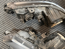 Load image into Gallery viewer, 06-08 J7 Euro R OEM Headlight pair