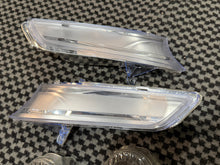Load image into Gallery viewer, 06-08 Oem headlight blue corner and clear signal pair