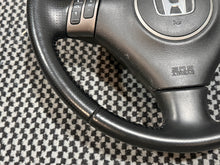 Load image into Gallery viewer, Cl9 JDM steering wheel with JDM airbag