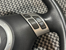 Load image into Gallery viewer, JDM RB1 steering wheel