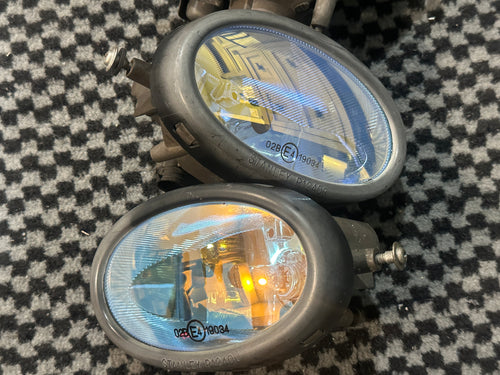 04-05 Modulo Ion fog light pair (mismatched)