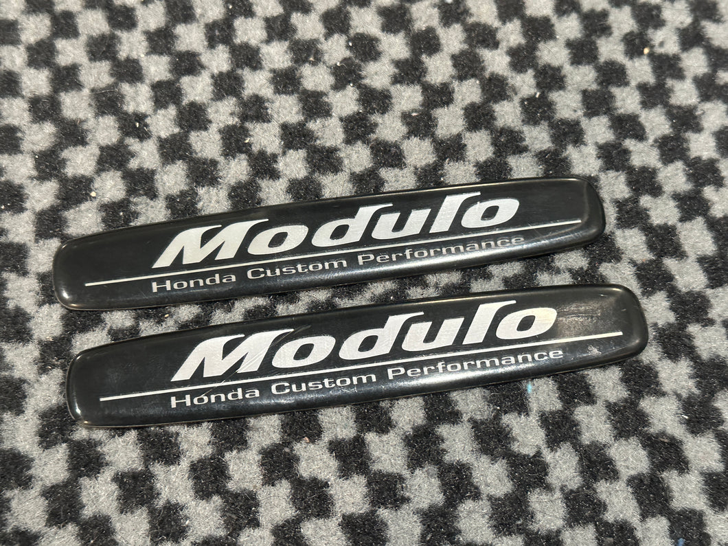 Modulo sideskirt badge pair