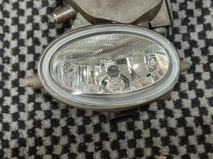 04-05 left side Oem fog light