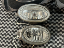 Load image into Gallery viewer, 04-05 Oem fog lights