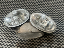 Load image into Gallery viewer, 06-08 NEW aftermarket fog light pair