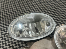 Load image into Gallery viewer, 06-08 NEW aftermarket fog light pair