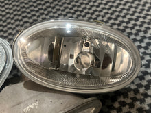 Load image into Gallery viewer, 06-08 NEW aftermarket fog light pair