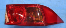 Load image into Gallery viewer, 06-08 Amber Corner Tail Light pair (Japan Inventory)